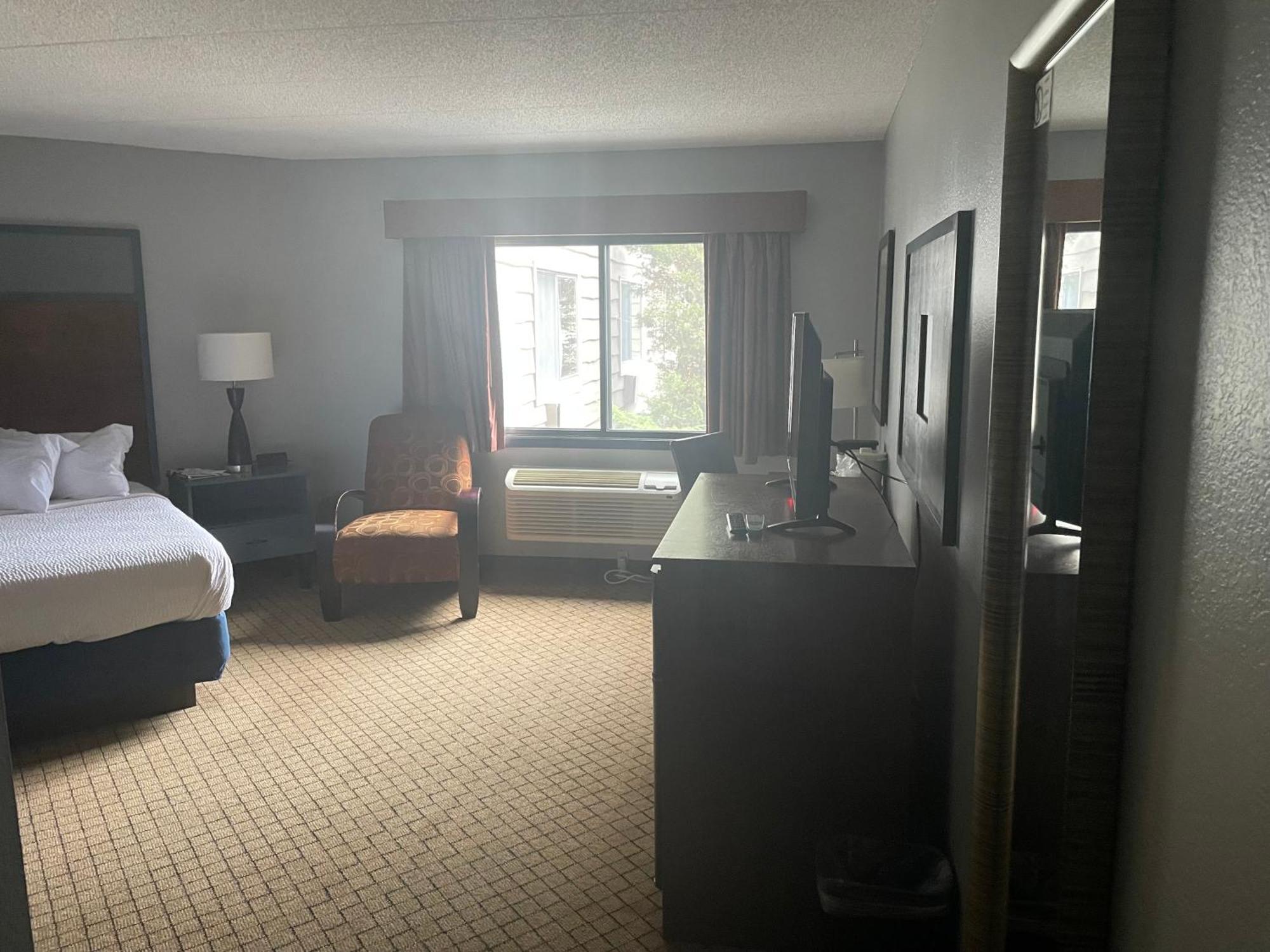 Americinn By Wyndham Hartford Wi Exterior foto