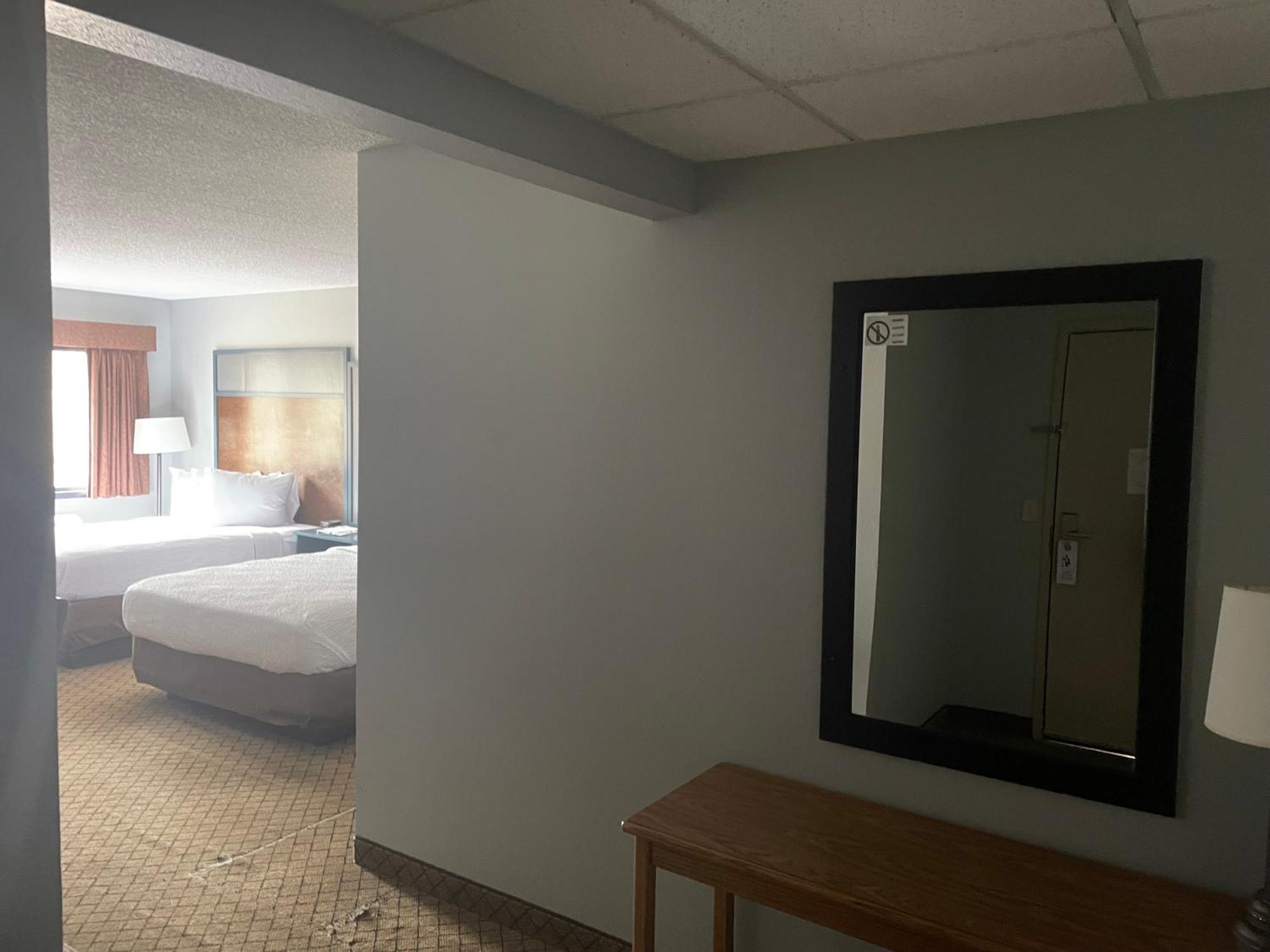 Americinn By Wyndham Hartford Wi Exterior foto